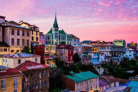 Famous Valparaíso! Premium Walking Tour with a Native Guide