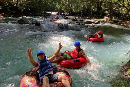 Tubing in Rio Celeste 