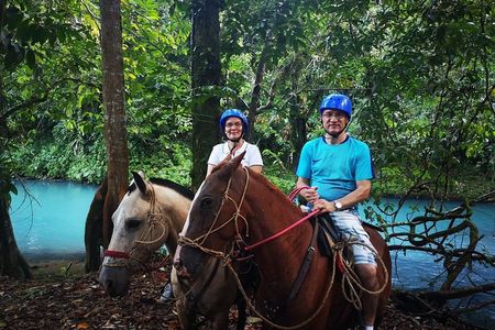 Horseback riding Rio Celeste
