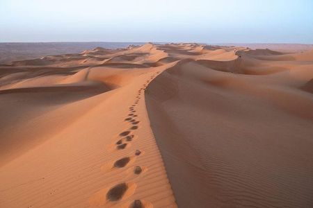 Sunset in Al Wahiba Sands. (Sunset at the desert)