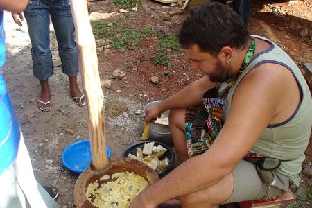 Kumasi kejetia central market tour & Traditional Local cooking food classs