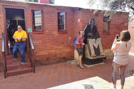 Full Day Soweto Township and Apartheid Museum Tour 