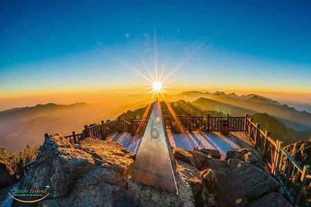 Conquer BREATH-TAKING Fansipan Peak of romantic Sapa in 2D1N tour