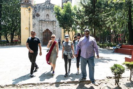 Mexico City: Book A Local Host