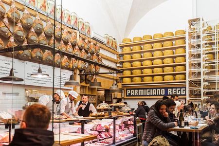 Bologna Private Highlights & Hidden Gems Tour with a Local