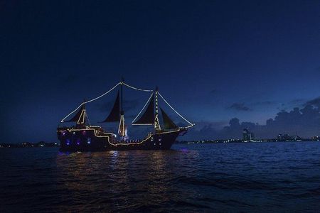 Jolly Roger Deluxe Pirate Ship