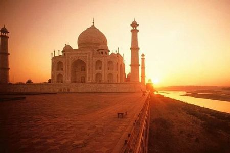 Private Day Tour of Taj Mahal and Agra Fort by Superfast Train