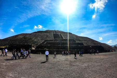 Teotihuacan Pyramid and Basilica Day Tour from CDMX