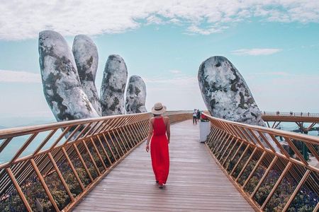 PREMIER TOUR - Discover Golden Bridge and Ba Na hill - Small group by Mini Van