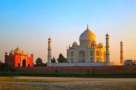 Agra: Taj Mahal, Agra Fort and Fatehpur Sikri Guided City Tour