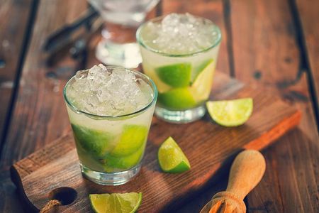 Learn to make a Caipirinha in Vidigal