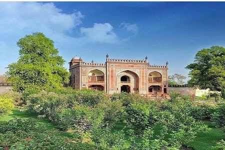 Taj Mahal Agra Fort and Baby Taj One Day Guided Tour From Delhi