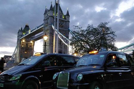 Private 2-Hour Night Tour of London in an Iconic Black Cab