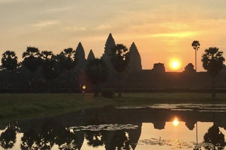 A Day Trip Angkor Wat Temples With Sunrise by English Speaking Tour Guide 