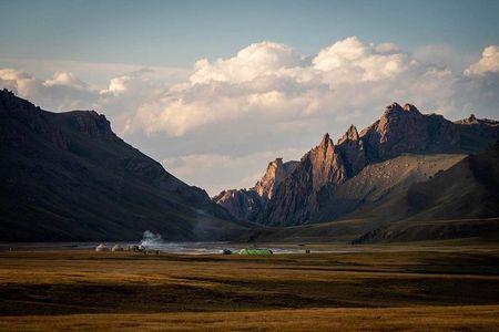 Horse trek in Kyrgyzstan: Naryn to Kel-Suu lake