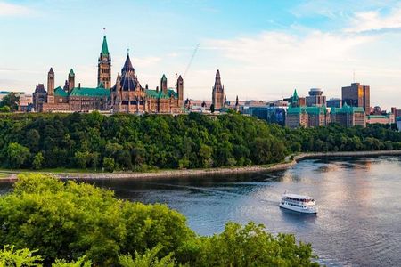 Ottawa Small Group Night Tour with River Cruise 