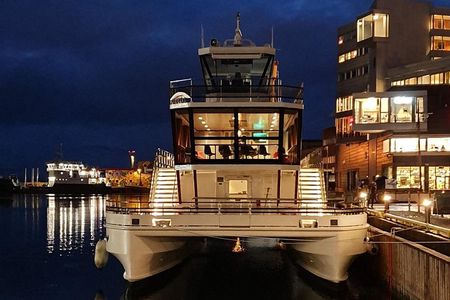 Tromso Aurora Cruise with 3-Course Dinner