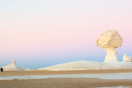 Cairo : 3 Days White & Black desert Safari Trip 