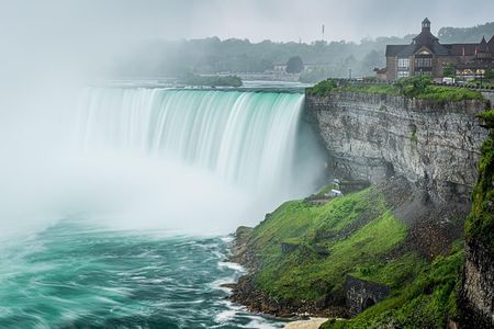 Small-Group Niagara Falls Tour