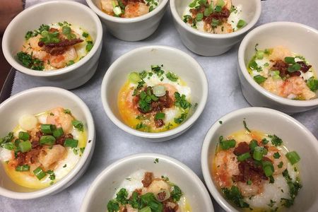 Southern Flavors Food, Pub Crawl, and History Walking Tour