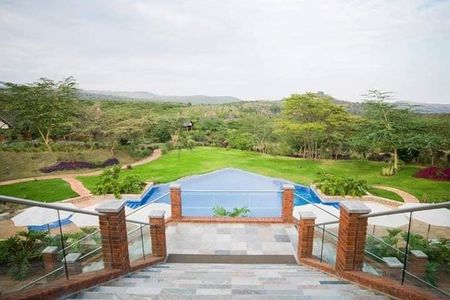 4 Days Mid-Range Lodge Safari To Tarangire, Serengeti & Ngorongoro Crater.