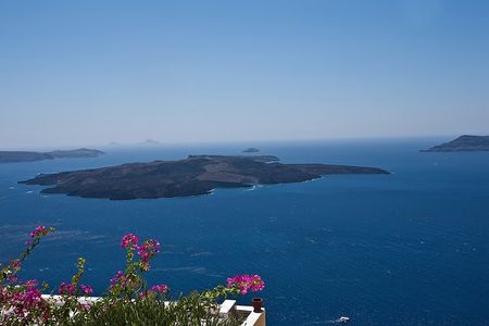 Discover the Real Santorini.
