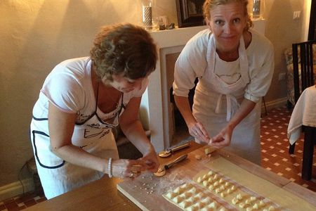 Cheese Tasting, Cooking Class & Farm-to-Table Activity in Tuscany