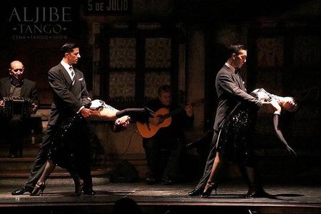 Early Tango Dinner-Show with Private Transfer