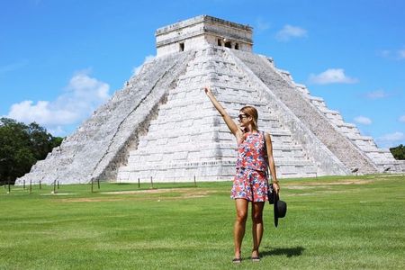 Experience Chichén Itzá: Full Day Tour with Cenote & Valladolid 