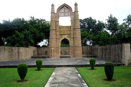 Chanderi – History with a silken touch (Day Excursion from Jhansi)