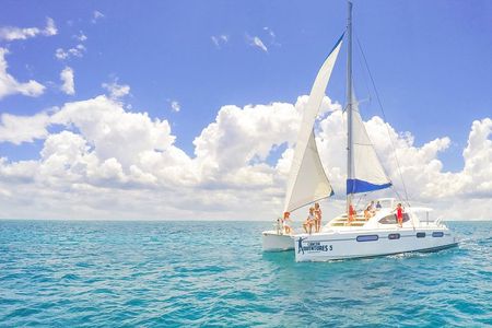 Snorkeling in Isla Mujeres, Luxury Sailing- PRIVILEGE