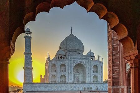 Sunrise Taj Mahal Private Day Trip from Delhi