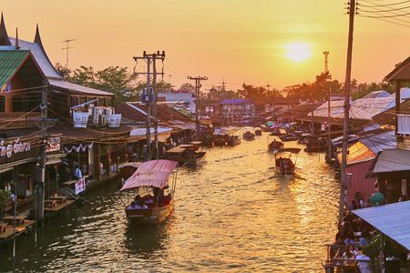 Amphawa Floating & Maeklong Railway Train Market Private Tour