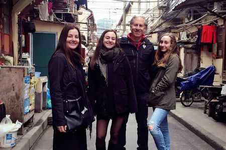 Private 2-Hour Shanghai Lanes and Alleyways Walking Tour