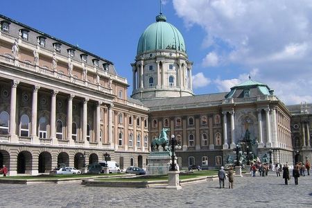 Budapest Private Tour to Buda Castle and Sites with Danube Cruise