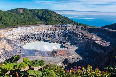Poas Volcano & Sarchi Oxcarts. Private Tour from San Jose