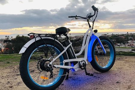 Historic City, Fort and Beach E-Bike Tour