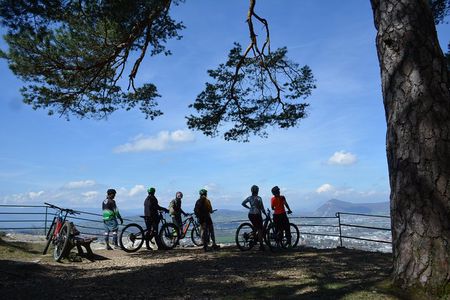 Electric mountain biking in Annecy