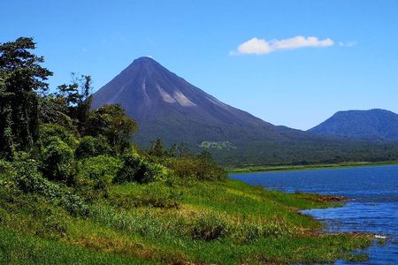 Baldi Hot Springs Arenal Volcano Fortuna Waterfall from San José