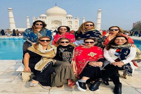 Private Overnight Taj Mahal & Agra Tour from Delhi