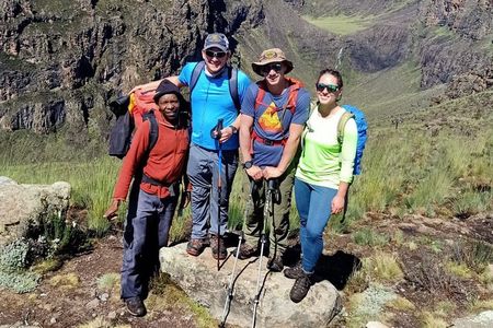 Mt. Kenya trekking 5 days Sirimon route