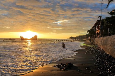  Half Day-Tour to Surf City: Malecon + Boardwalk + El Tunco Beach