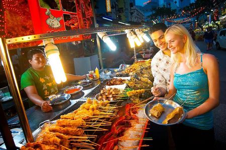 Private Tour : "Lepak-Lepak" at Local Night Market & Mamak Stall
