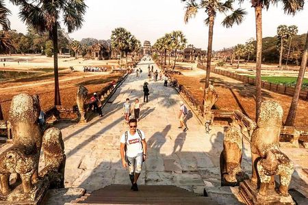 1-Day Angkor Temple Complex plus Banteay Srei Tour