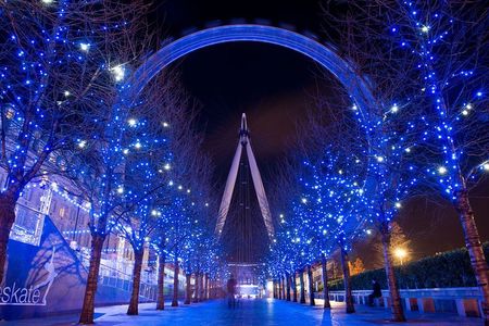 London by Night Bus Tour with Christmas Lights and Live Guide