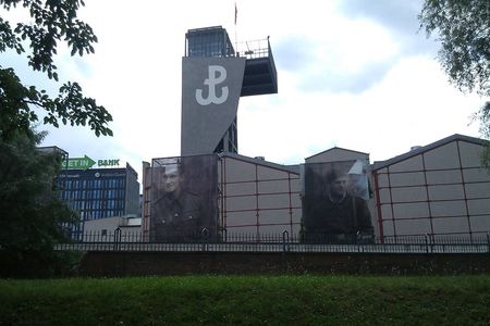 Warsaw Uprising Museum + Polish Vodka Museum: SMALL GROUP /inc. Pick-up/