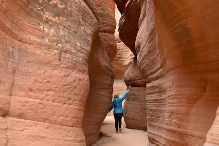 Peekaboo Slot Canyon 4WD Tour