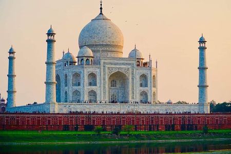 Private Guided Sightseeing Day Tour of Agra from Delhi