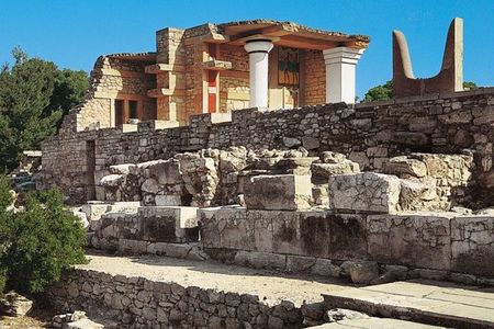 LASSITHI & KNOSSOS CRETE, full day professional guided coach tour