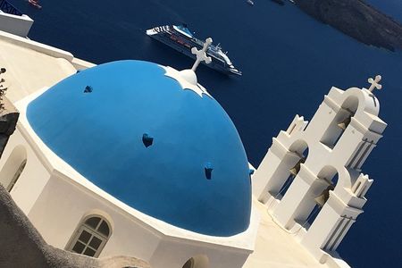 From Prehistoric Akrotiri to Iconic Oia ,by a licensed guide 